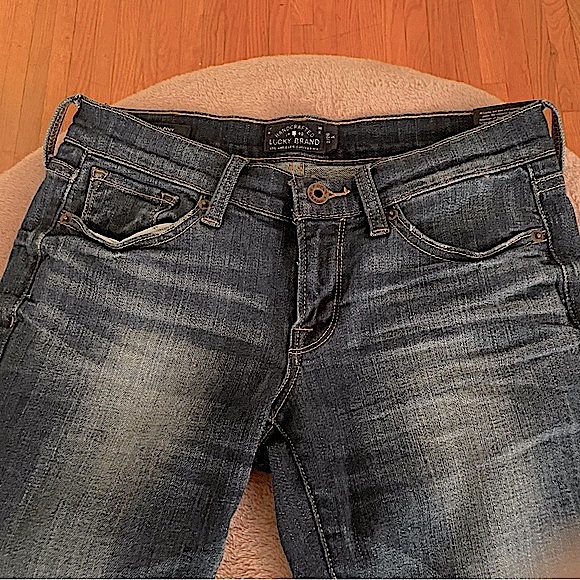 Lucky Brand Charlie Skinny Jeans. NWT Size 2/26 30” - Picture 6 of 14